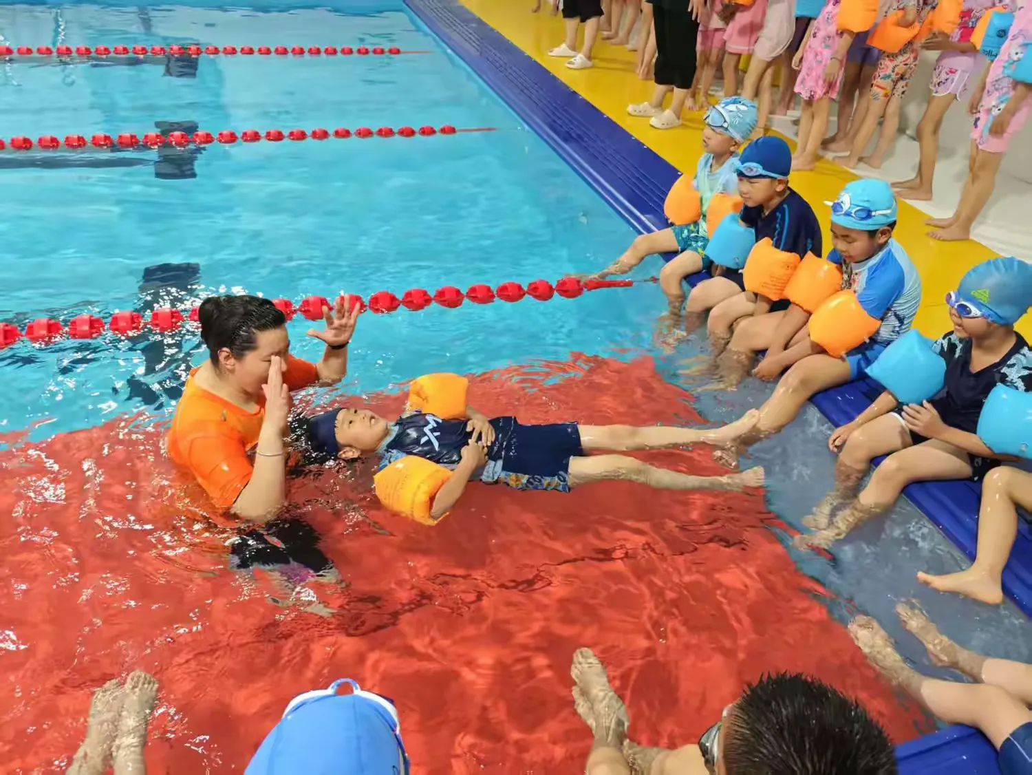 防溺水实践课一年级一班精彩瞬间