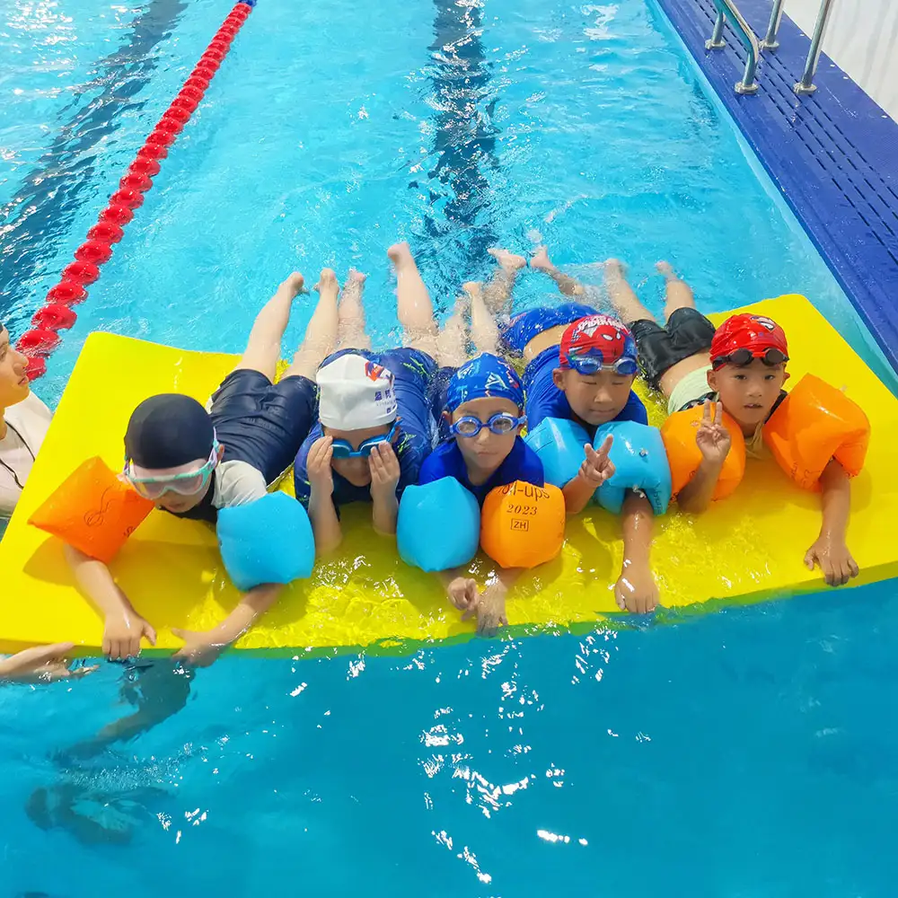 防溺水实践课之浮板打腿-自由泳打腿入门的重点