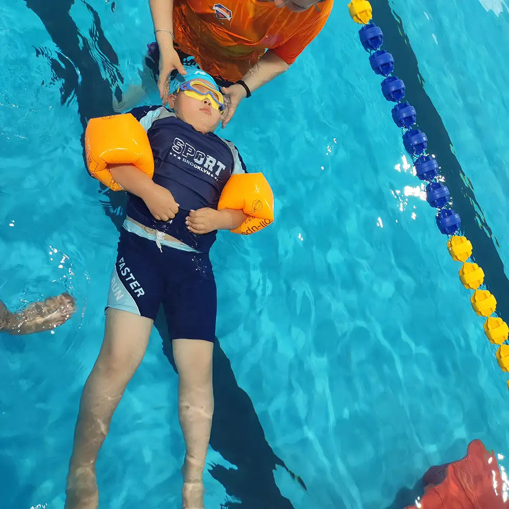 防溺水实践课之水袖仰漂